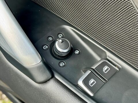 Audi TT 2.0 TFSI 40 S line S Tronic Euro 6 (s/s) 3dr 23