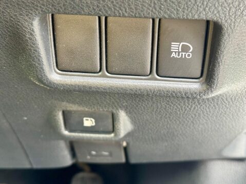 Toyota C-HR 1.8 VVT-h Design CVT Euro 6 (s/s) 5dr 23