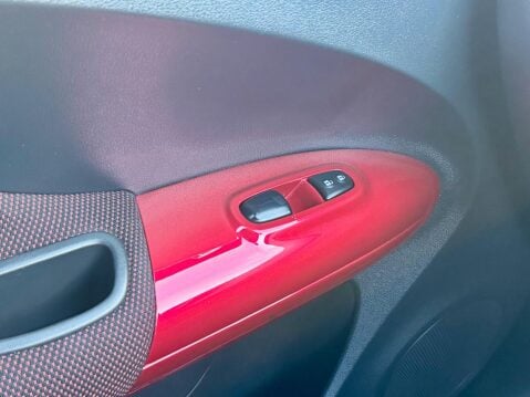 Nissan Juke 1.2 DIG-T N-Connecta Euro 6 (s/s) 5dr 33