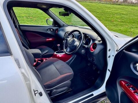 Nissan Juke 1.2 DIG-T N-Connecta Euro 6 (s/s) 5dr 10