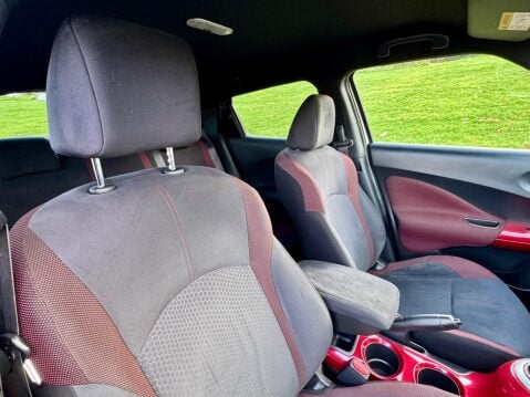 Nissan Juke 1.2 DIG-T N-Connecta Euro 6 (s/s) 5dr 12