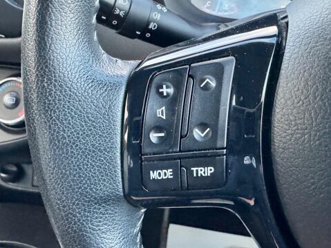 Toyota Yaris 1.5 VVT-i Icon Tech Euro 6 5dr 21