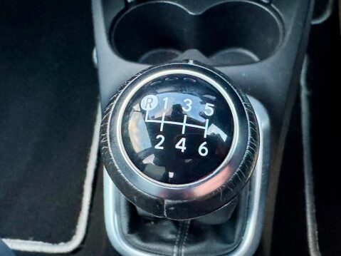 Toyota Yaris 1.5 VVT-i Icon Tech Euro 6 5dr 33