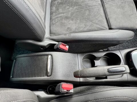 Vauxhall Crossland 1.2 Turbo Ultimate Auto Euro 6 (s/s) 5dr 44