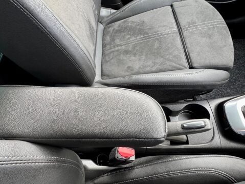 Vauxhall Crossland 1.2 Turbo Ultimate Auto Euro 6 (s/s) 5dr 43