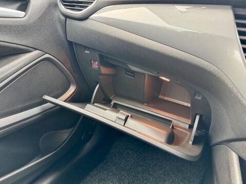 Vauxhall Crossland 1.2 Turbo Ultimate Auto Euro 6 (s/s) 5dr 47