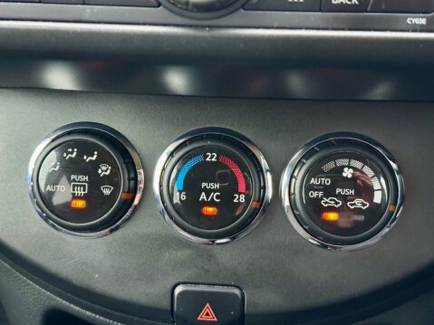 Nissan Note 1.6 16V Tekna Euro 4 5dr 27