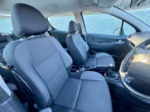 Peugeot 207 ACTIVE 14