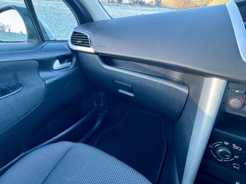 Peugeot 207 ACTIVE 32
