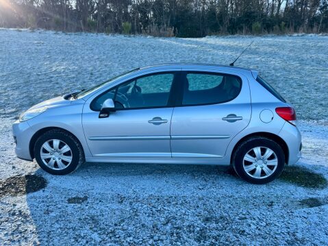 Peugeot 207 ACTIVE 6