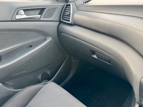 Hyundai TUCSON 1.6 GDI S CONNECT 39