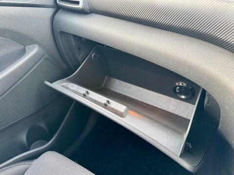 Hyundai TUCSON 1.6 GDI S CONNECT 41