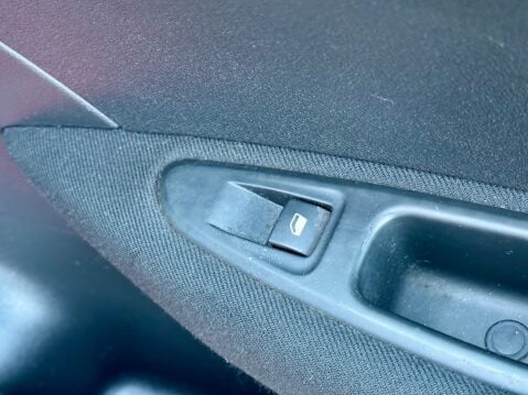 Peugeot 308 1.6 VTi ENVY 5 Door 44