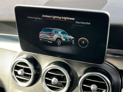 Mercedes-Benz GLC 2.1 GLC220d AMG Line (Premium Plus) G-Tronic 4MATIC Euro 6 (s/s) 5dr 38