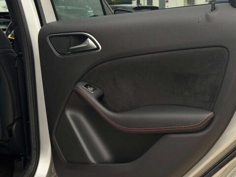 Mercedes-Benz B Class 2.1 B 200 AMG Line Premium+ D Auto 5dr 40