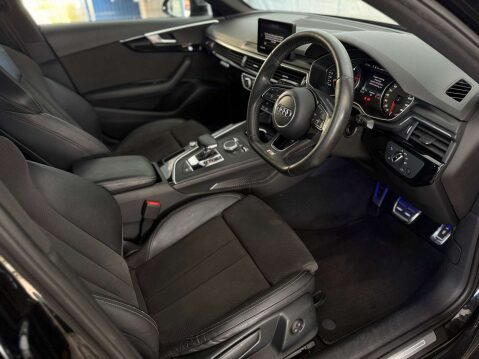 Audi A4 2.0 TDI Black Edition Saloon 4dr Diesel S Tronic quattro Euro 6 (s/s) (190 2