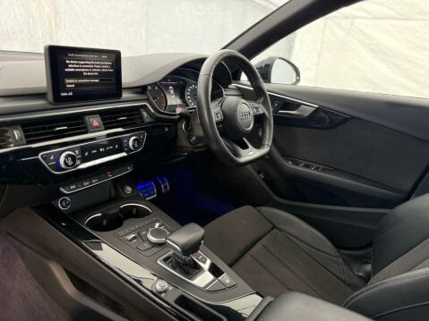 Audi A4 2.0 TDI Black Edition Saloon 4dr Diesel S Tronic quattro Euro 6 (s/s) (190 40