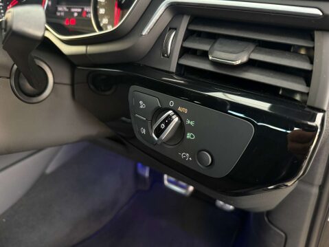 Audi A4 2.0 TDI Black Edition Saloon 4dr Diesel S Tronic quattro Euro 6 (s/s) (190 25