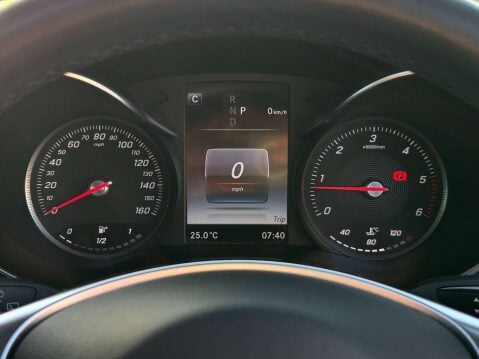 Mercedes-Benz GLC 2.1 GLC 220 D 4Matic AMG Line Premium+ Auto 4WD 5dr 31