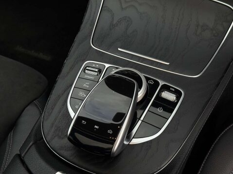 Mercedes-Benz E Class 2.0 E 300 AMG Line Premium+ E Auto 4dr 28