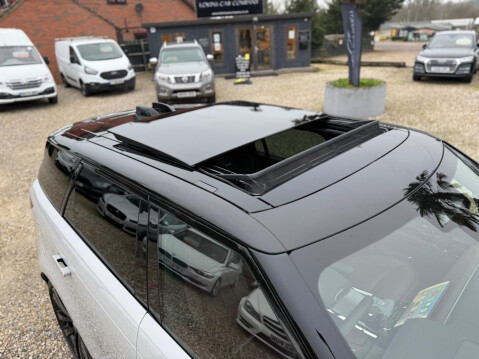 Land Rover Range Rover Sport 3.0 D300 MHEV Dynamic SE Auto 4WD Euro 6 (s/s) 5dr 35