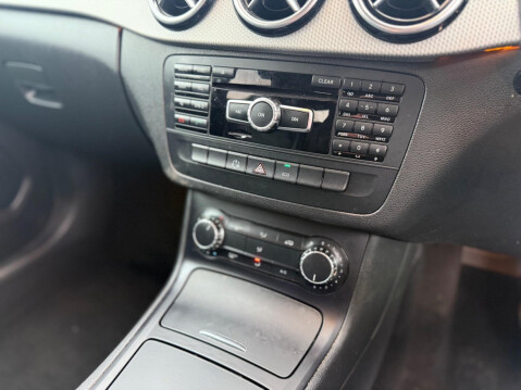 Mercedes-Benz B Class 1.8 B200 CDI BlueEfficiency Sport 7G-DCT Euro 5 (s/s) 5dr 33