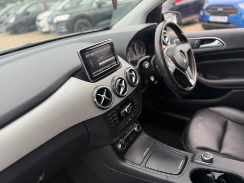 Mercedes-Benz B Class 1.8 B200 CDI BlueEfficiency Sport 7G-DCT Euro 5 (s/s) 5dr 27