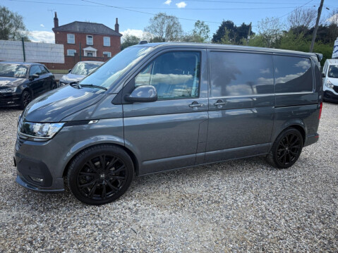 Volkswagen Transporter 2.0 TDI T28 Highline DSG FWD SWB Euro 6 (s/s) 5dr 7