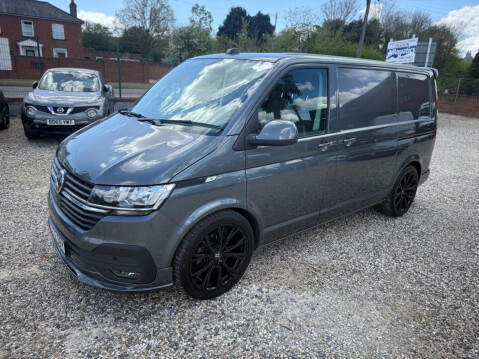 Volkswagen Transporter 2.0 TDI T28 Highline DSG FWD SWB Euro 6 (s/s) 5dr 8