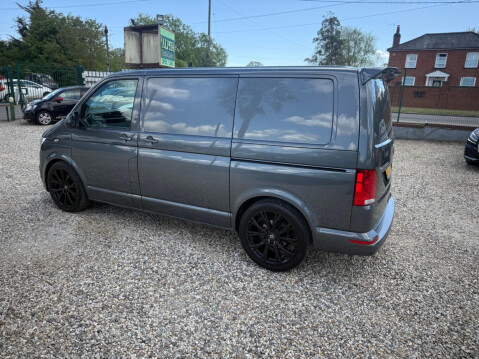 Volkswagen Transporter 2.0 TDI T28 Highline DSG FWD SWB Euro 6 (s/s) 5dr 13