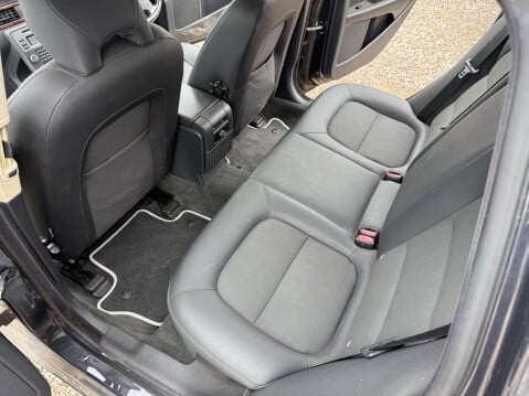 Volvo V70 2.4D SE RTI Nav Geartronic Euro 4 5dr 24