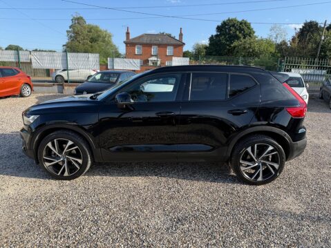 Volvo XC40 2.0 B4 MHEV R-Design Pro Auto Euro 6 (s/s) 5dr 9