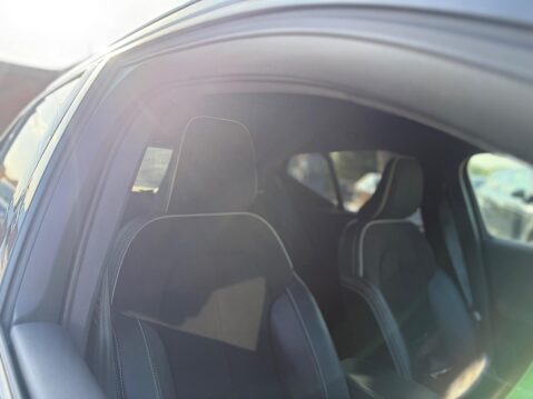 Volvo XC40 2.0 B4 MHEV R-Design Pro Auto Euro 6 (s/s) 5dr 26