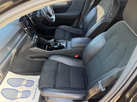 Volvo XC40 2.0 B4 MHEV R-Design Pro Auto Euro 6 (s/s) 5dr 34