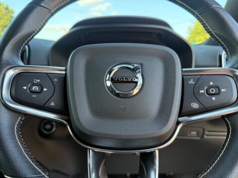 Volvo XC40 2.0 B4 MHEV R-Design Pro Auto Euro 6 (s/s) 5dr 41