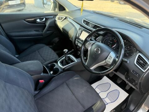 Nissan Qashqai 1.2 DIG-T N-Connecta 2WD Euro 6 (s/s) 5dr 30