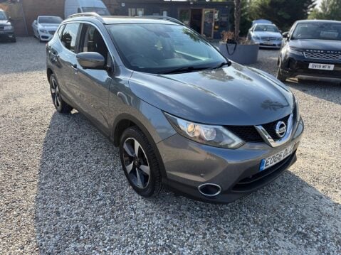 Nissan Qashqai 1.2 DIG-T N-Connecta 2WD Euro 6 (s/s) 5dr 2