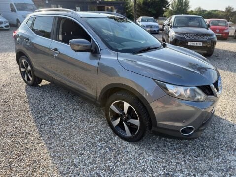 Nissan Qashqai 1.2 DIG-T N-Connecta 2WD Euro 6 (s/s) 5dr 1