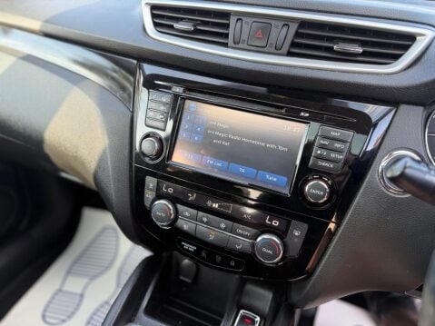 Nissan Qashqai 1.2 DIG-T N-Connecta 2WD Euro 6 (s/s) 5dr 26