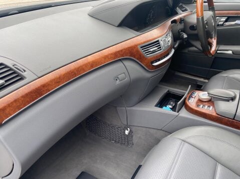 Mercedes-Benz S Class 6.2 S63 V8 AMG G-Tronic Euro 4 4dr 37