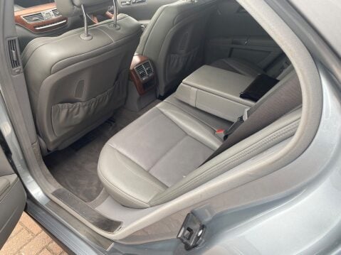 Mercedes-Benz S Class 6.2 S63 V8 AMG G-Tronic Euro 4 4dr 40