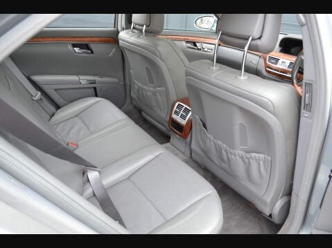 Mercedes-Benz S Class 6.2 S63 V8 AMG G-Tronic Euro 4 4dr 53