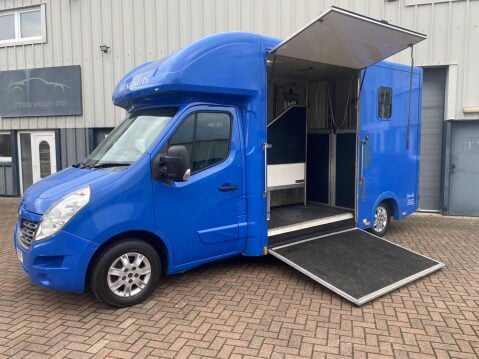 Renault Master Alexander Horse Box 4
