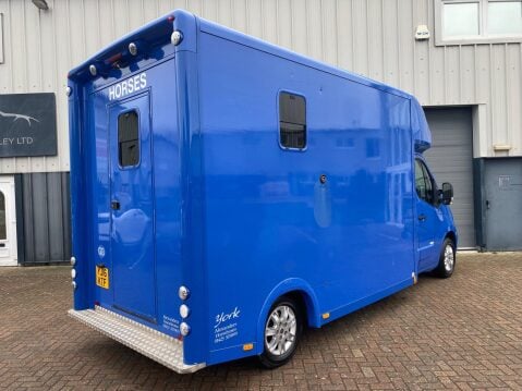 Renault Master Alexander Horse Box 11