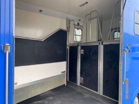 Renault Master Alexander Horse Box 31