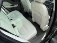 Jaguar F-Pace 3.0 D300 V6 Portfolio Auto AWD Euro 6 (s/s) 5dr 82