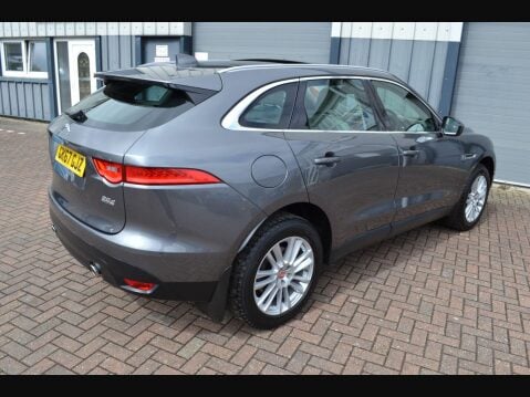 Jaguar F-Pace 3.0 D300 V6 Portfolio Auto AWD Euro 6 (s/s) 5dr 25