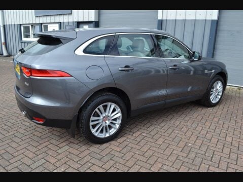 Jaguar F-Pace 3.0 D300 V6 Portfolio Auto AWD Euro 6 (s/s) 5dr 30