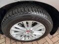 Jaguar F-Pace 3.0 D300 V6 Portfolio Auto AWD Euro 6 (s/s) 5dr 51