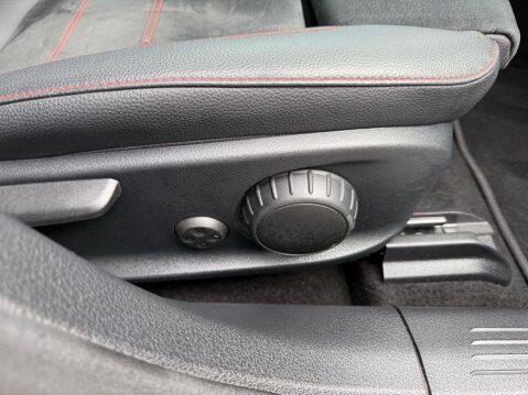 Mercedes-Benz A Class 1.3 A180 AMG Line Night Edition (Premium Plus) 7G-DCT Euro 6 (s/s) 5dr 60